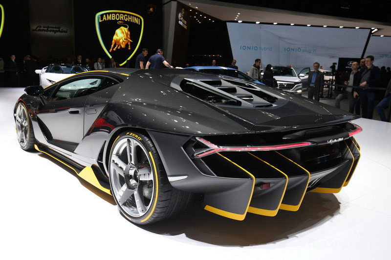 2016-Lamborghini-Centenario-RW-Carbon-Fiber-2