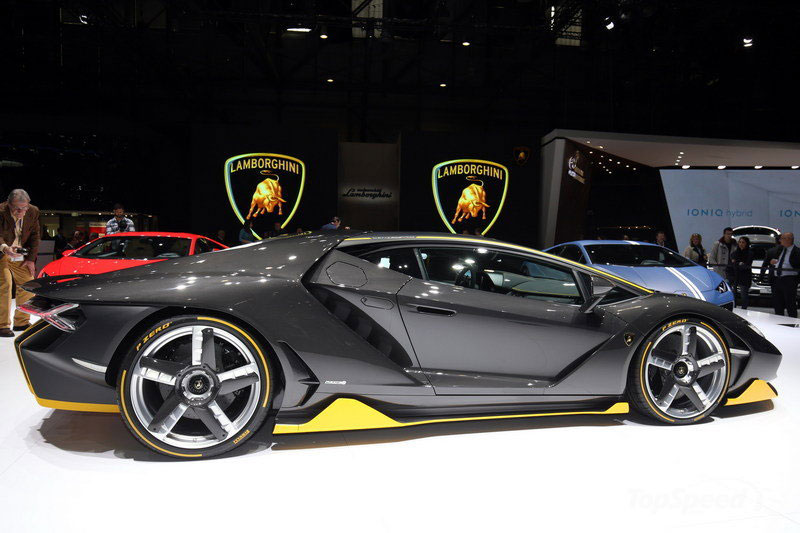 2016-Lamborghini-Centenario-RW-Carbon-Fiber-5