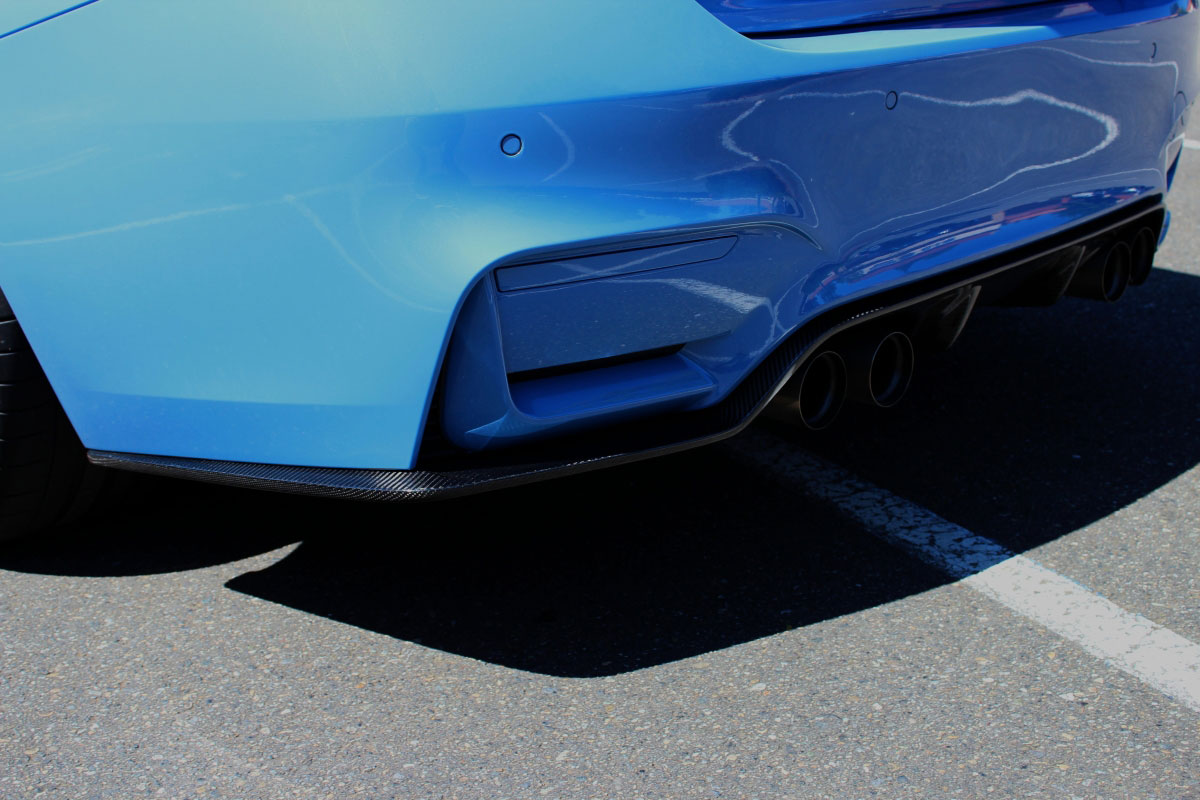RW-Carbon-Fiber-3D-Style-Diffuser-Yas-Blue-BMW-F82-M4-3